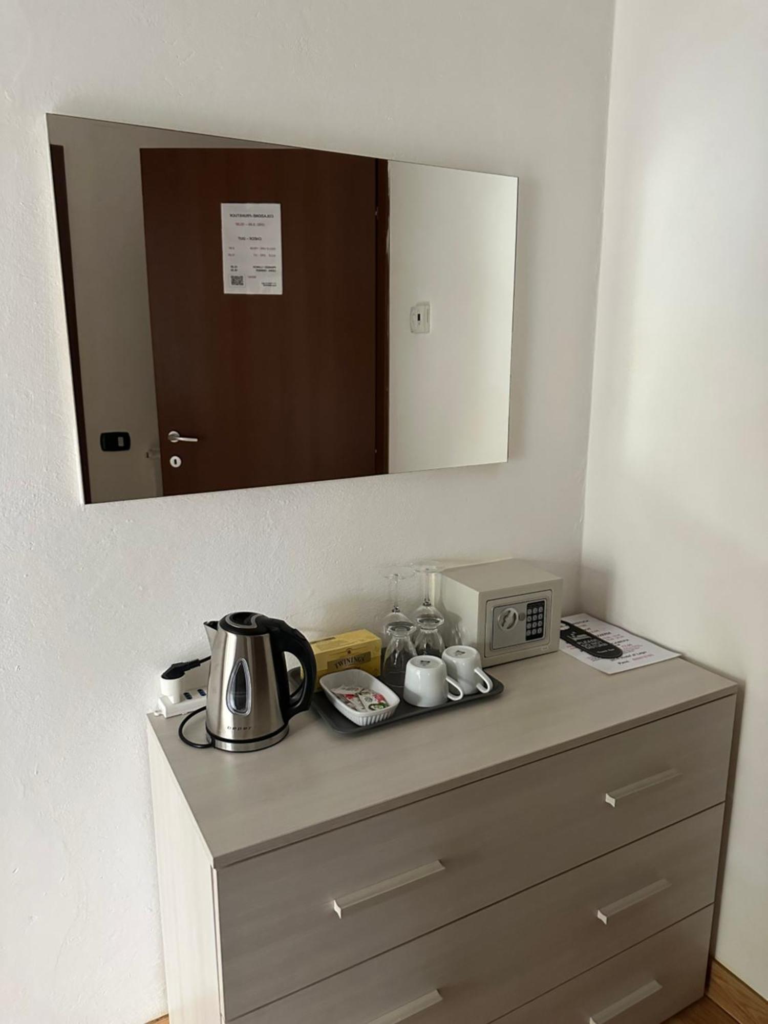 Albergo Al Lago Anfo Exterior photo